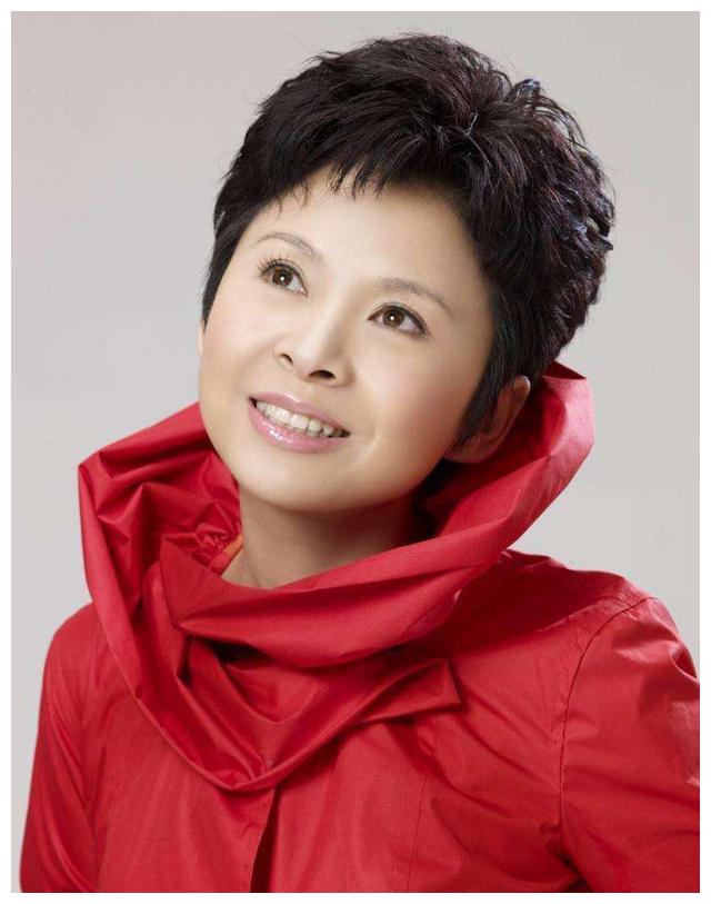 董文华在红楼都陪过谁 董文华在红楼都陪过谁