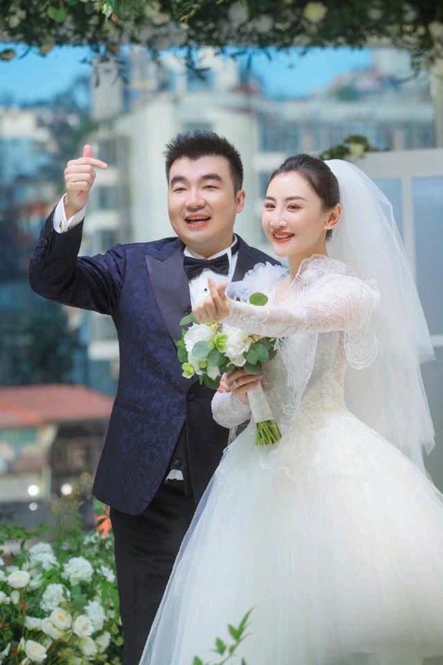 何雯娜梁超奥运婚纱照 何雯娜梁超奥运婚纱照