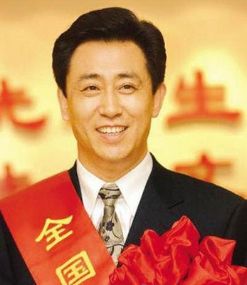 许家印后台背景强硬