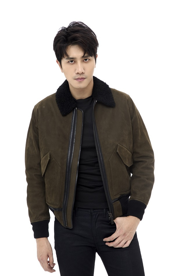 彭冠英黑色蕾丝礼服的简单介绍