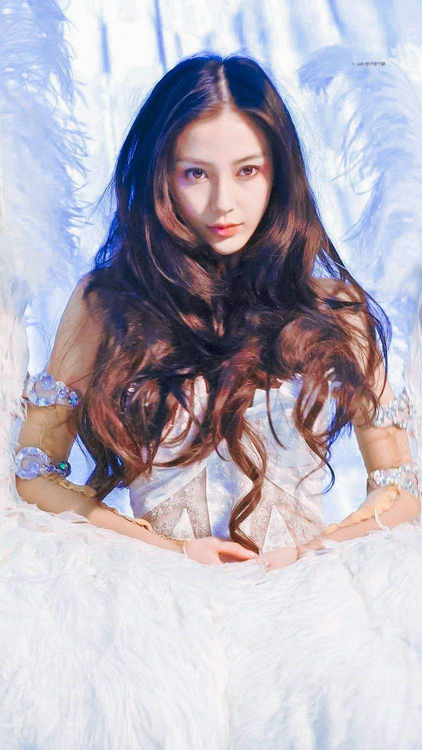 包括Angelababy假扮NPC的词条