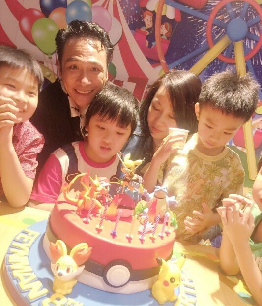 吴镇宇妻子王丽萍 吴镇宇妻子王丽萍