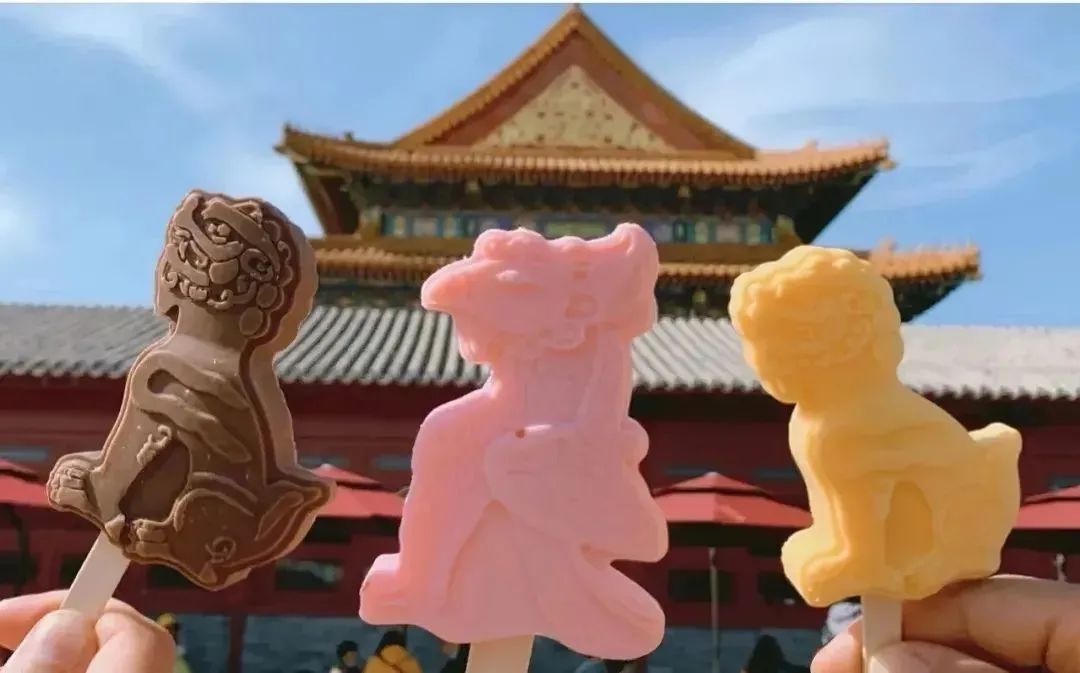 关于莫高窟雪糕成最火拍照道具的信息