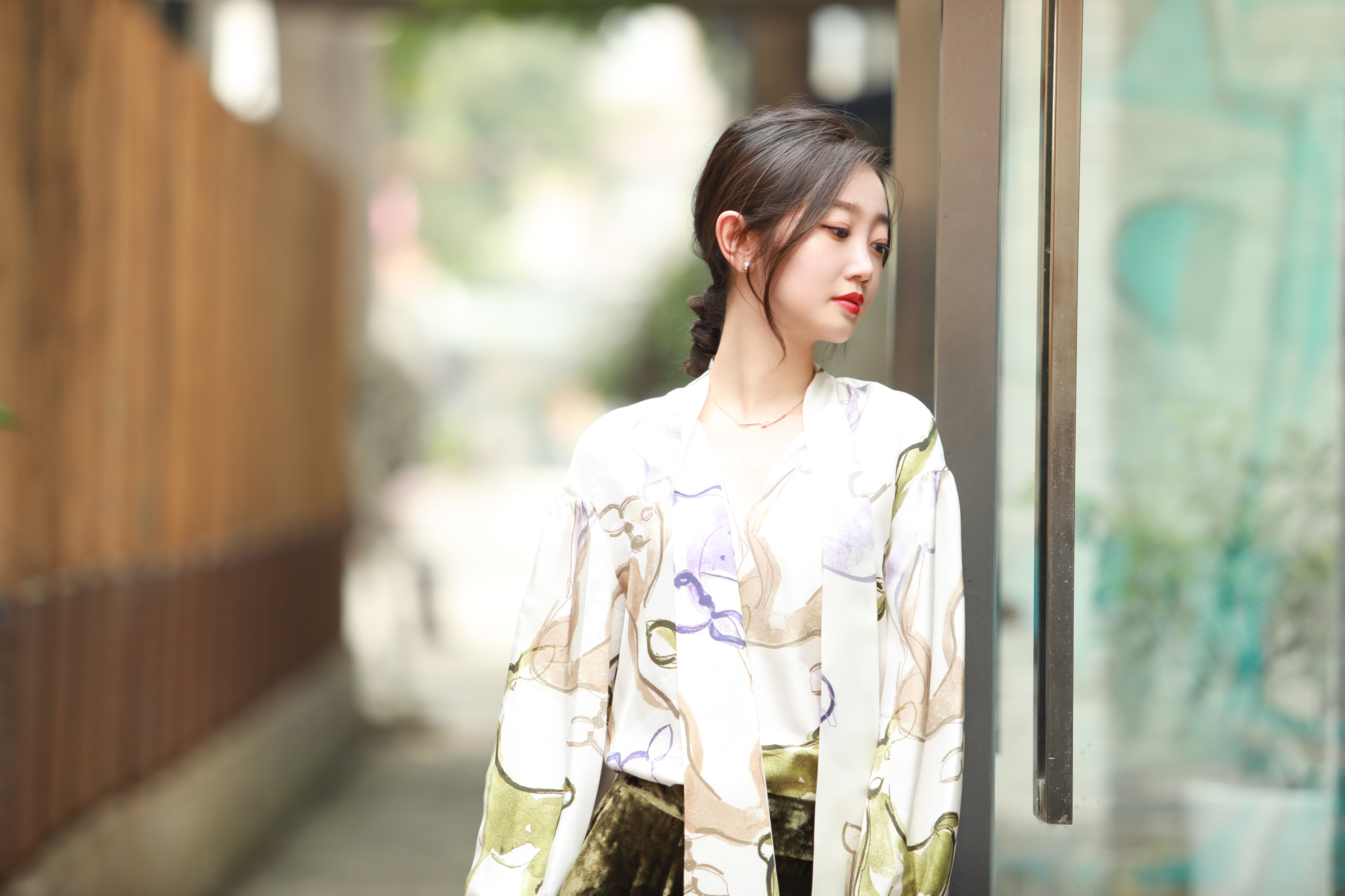 女演员陈嘉男
