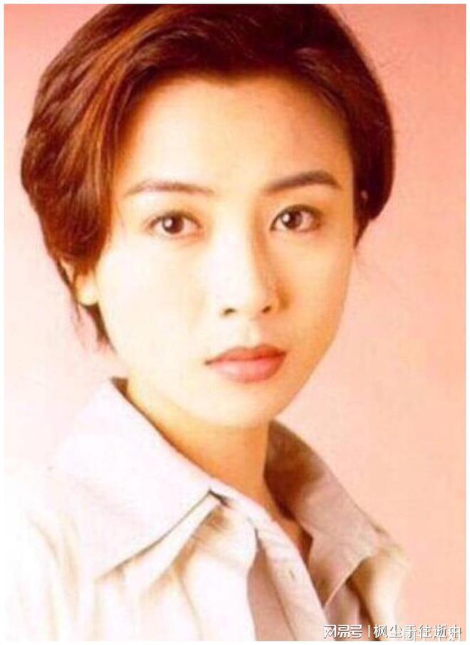 李嘉欣老公团体简历