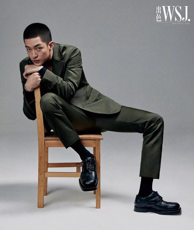 屈楚萧好大 屈楚萧好大