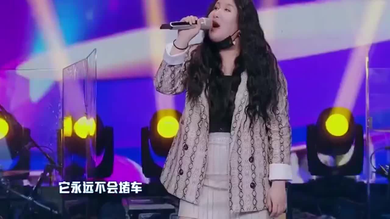 百变大咖秀冠军锤娜丽莎