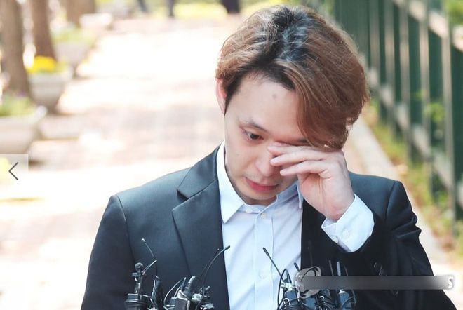 黄荷娜被判缓刑