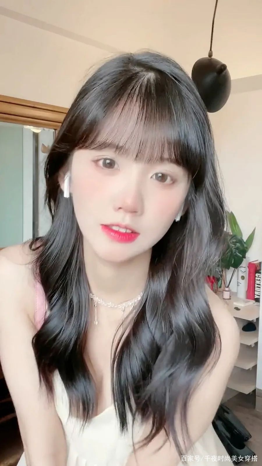 井川里予吃热狗红肠 井川里予吃热狗红肠