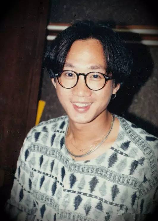 黄家驹材料