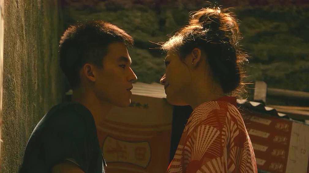 包文婧左耳剧照