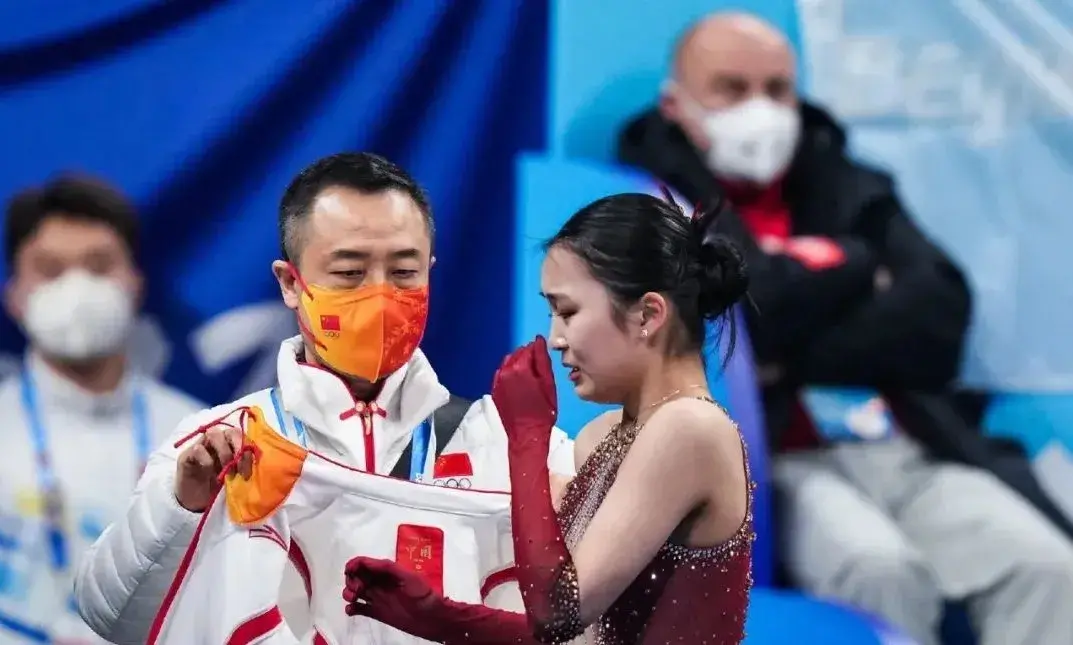 朱易团体简历
