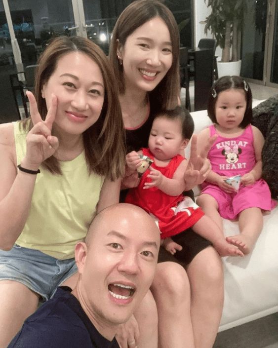 王祖蓝李亚男一家四口首封 王祖蓝李亚男一家四口首封