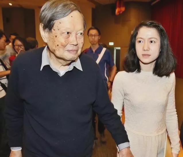 传杨振宁去世假消息博主道歉的简单介绍