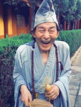 游本昌简历