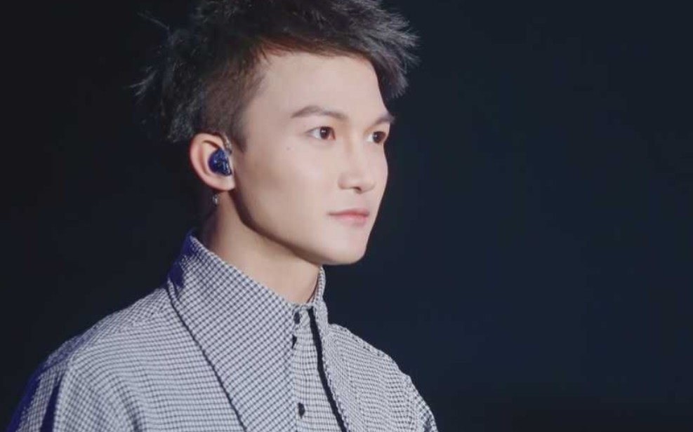 李维周深