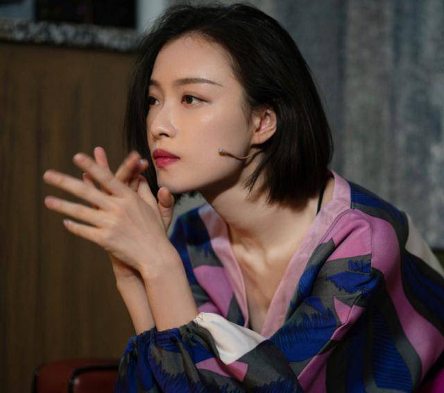 倪妮初中毕业照
