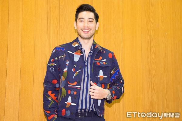 男星台上猝死 男星台上猝死