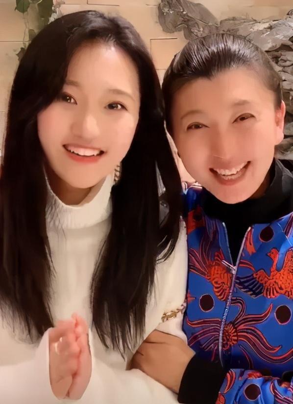 演员闫学晶第二任老公是谁 演员闫学晶第二任老公是谁