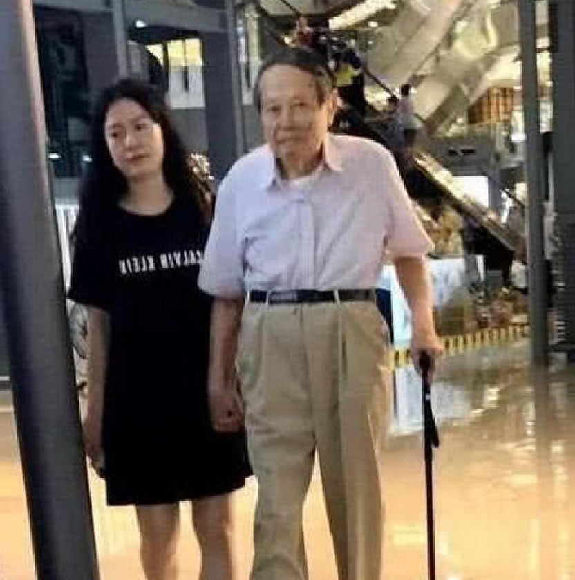 翁帆有身大肚照 翁帆有身大肚照