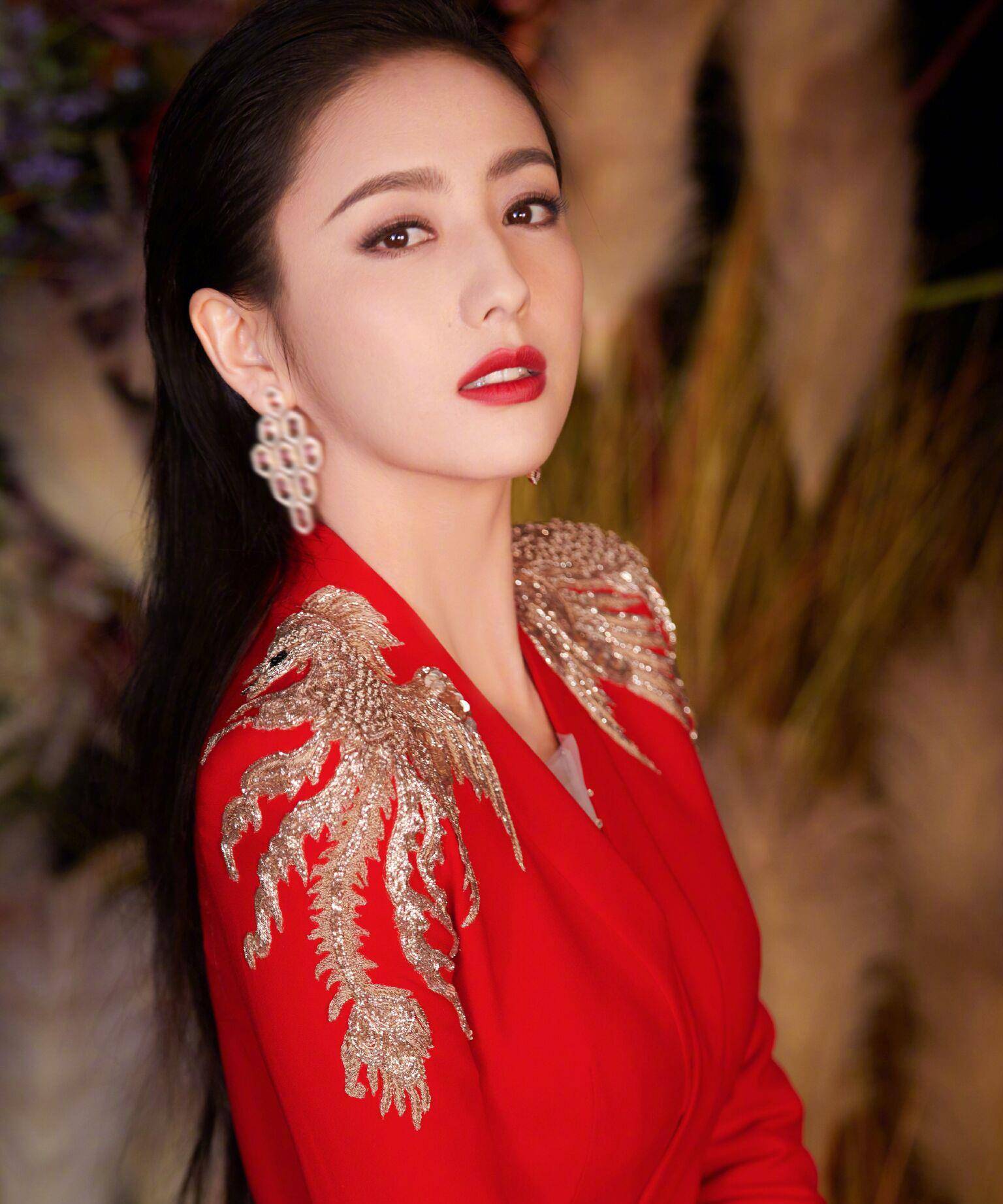 佟丽娅天上人间海角是真的么的复杂引见