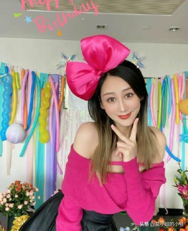 蒋丽莎团体材料