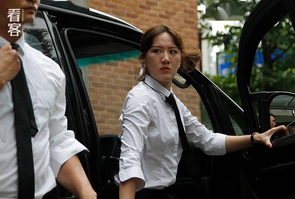 脱颖而出女保镖