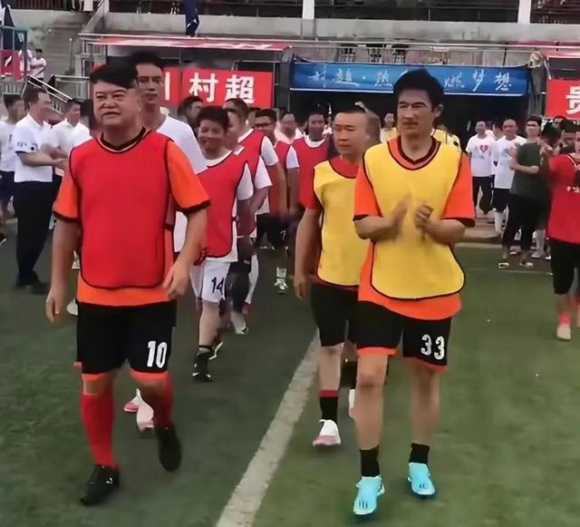 范志毅硬核battle网友的复杂引见