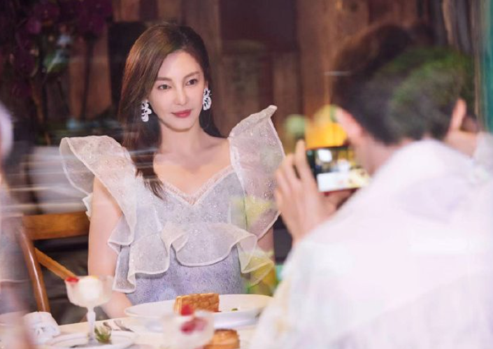 张雨绮和男友退出《女儿们的爱情》 张雨绮和男友退出《女儿们的爱情》