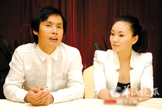 邓建国的老婆