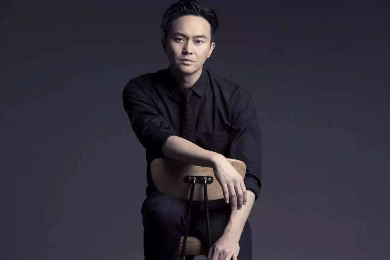 张智霖自曝将举家北上