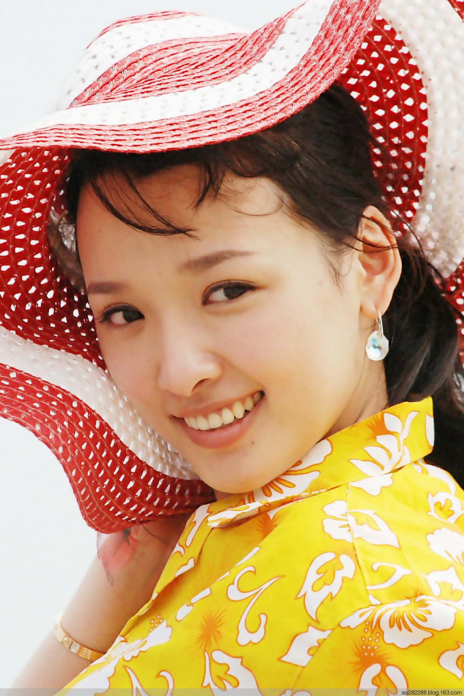 王君平老公的复杂引见