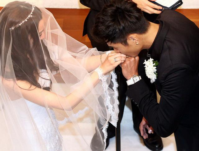 范玮琪和黑人婚纱照
