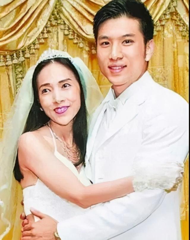 许纯美是谁