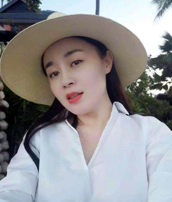 关婷娜的胸的简单介绍