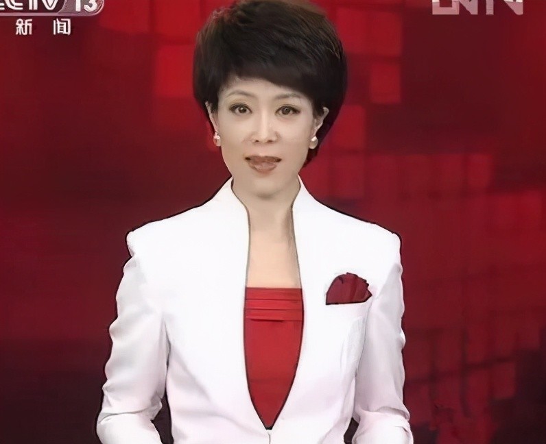 新闻联播主持人打哈欠