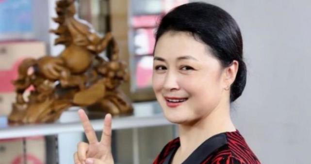 于月仙和赵本山老婆什么关系