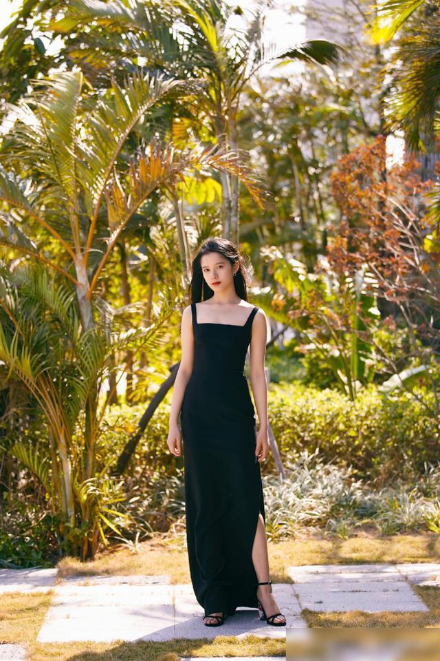 张婧仪锁骨