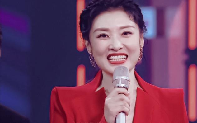 杨澜回应一秒变脸 杨澜回应一秒变脸