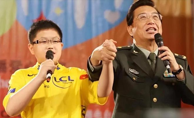 杨洪基简历和年龄