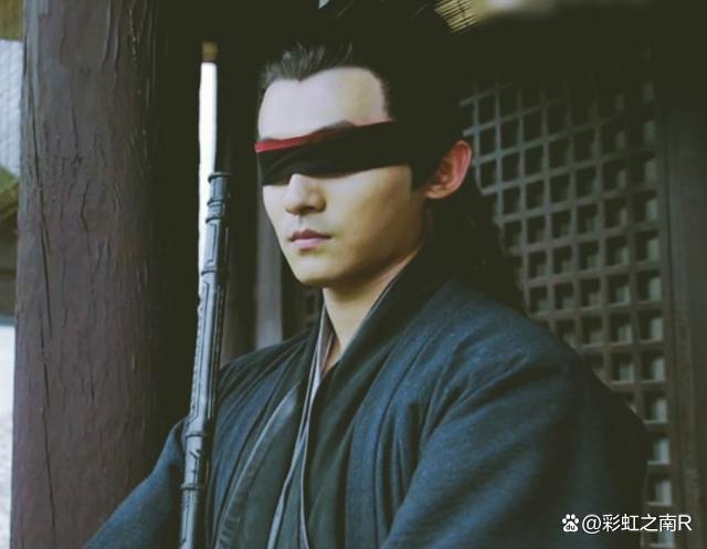 五竹的黑布前面是什么 五竹的黑布前面是什么