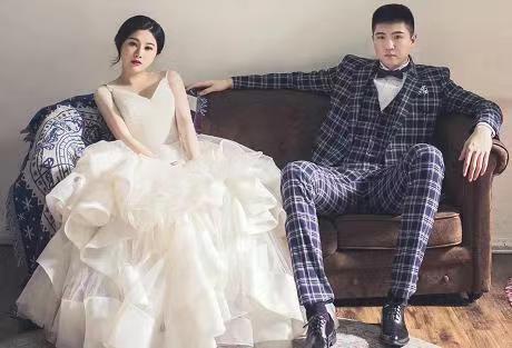 赵继伟晒婚纱照