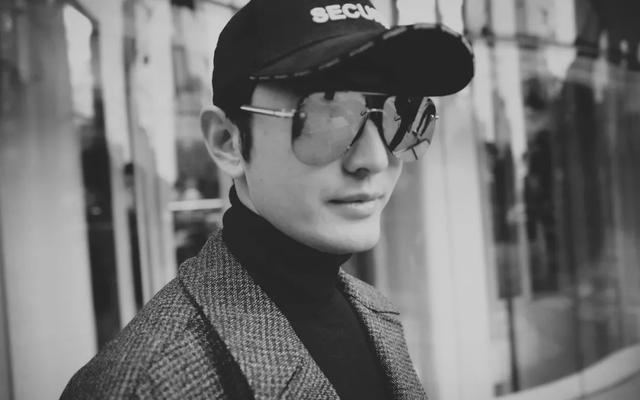 张颜齐泳池事件