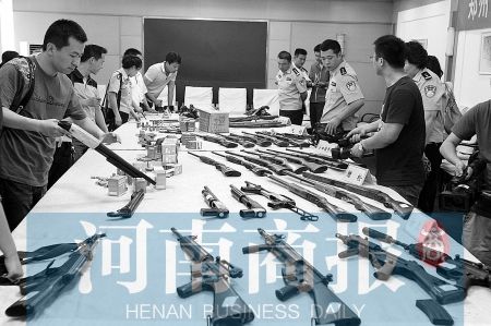 蓝翔校长遭前妻举报私藏枪支 蓝翔校长遭前妻举报私藏枪支