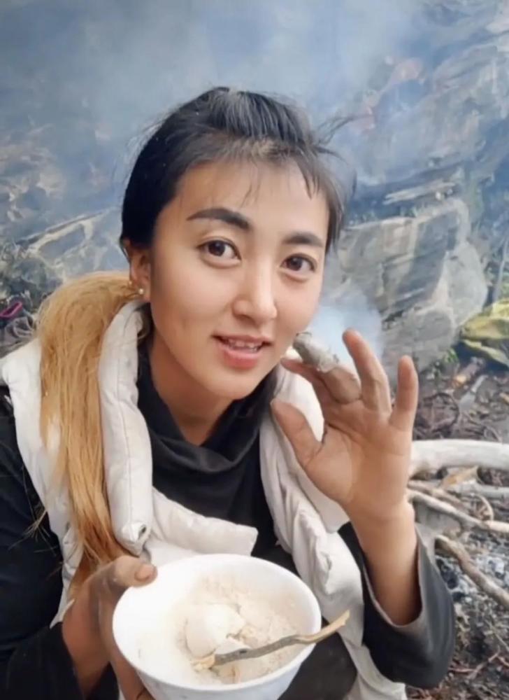 网红拉姆遇害一年后家人现状