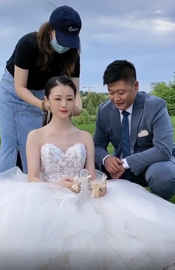 贺树峰的妻子