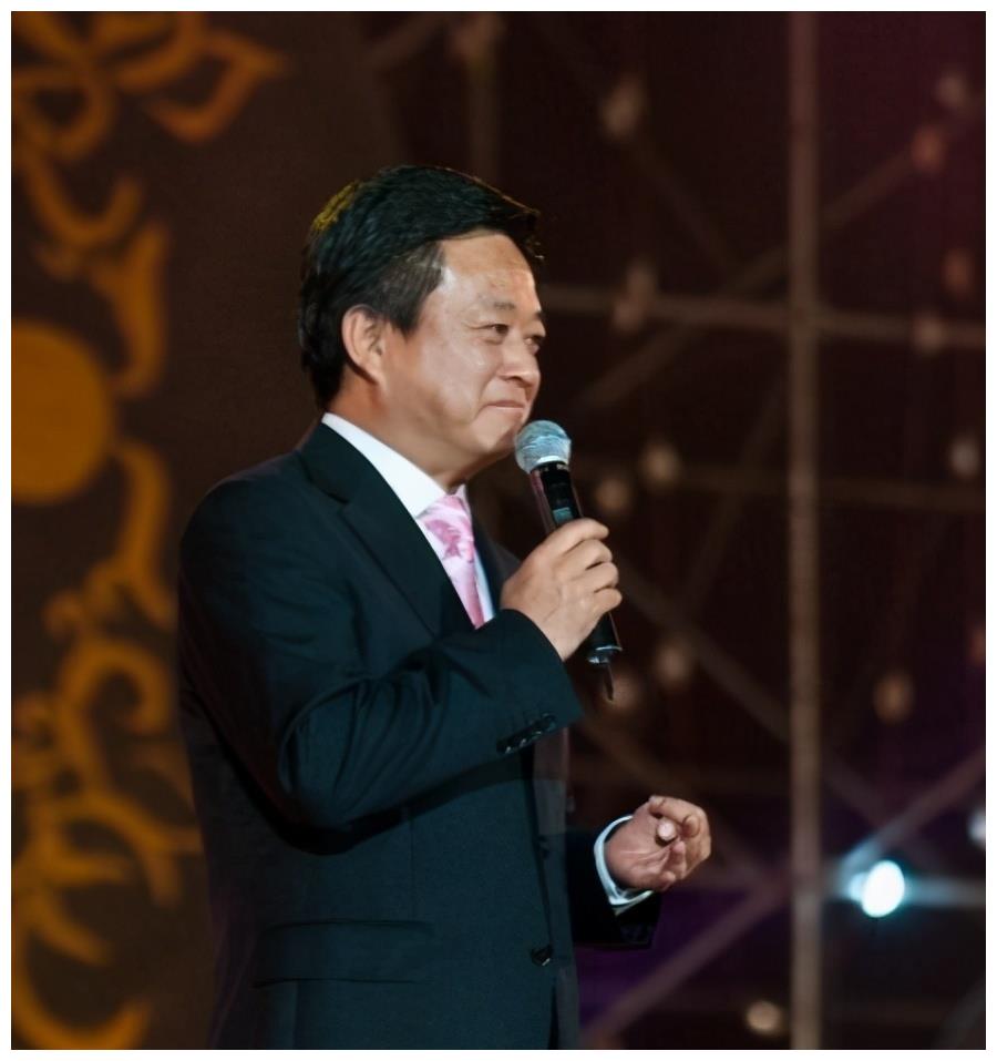 央视主持人王欢简历