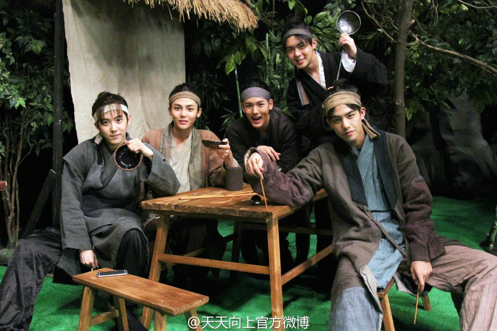 孔舒航整容前的复杂引见