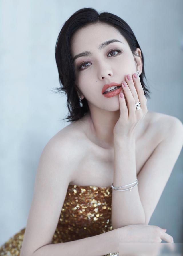 央视台长佟丽娅的复杂引见