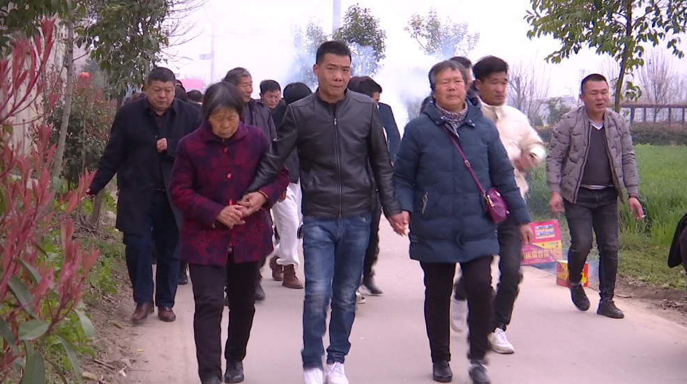 孙卓姐姐回忆全家14年寻亲路的简单介绍